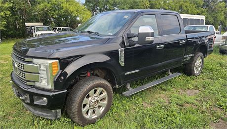 2017 Ford F-350 Super Duty Platinum Crew Cab 4WD